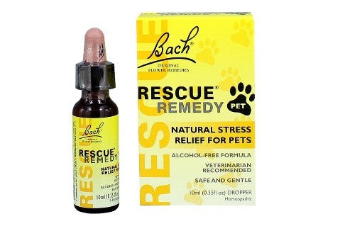 Flacon de Rescue Remedy pour Animaux, remède homéopathique sans alcool, formulé avec des ingrédients naturels comme la Rose de Roche et la Clématite, conçu pour apaiser les animaux lors de situations stressantes comme les visites chez le vétérinaire ou les traumatismes émotionnels