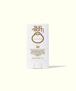 Stick solaire minéral SPF 50 de Sun Bum, formule sans parfum à base de zinc, offrant une protection à large spectre et une application facile en déplacement