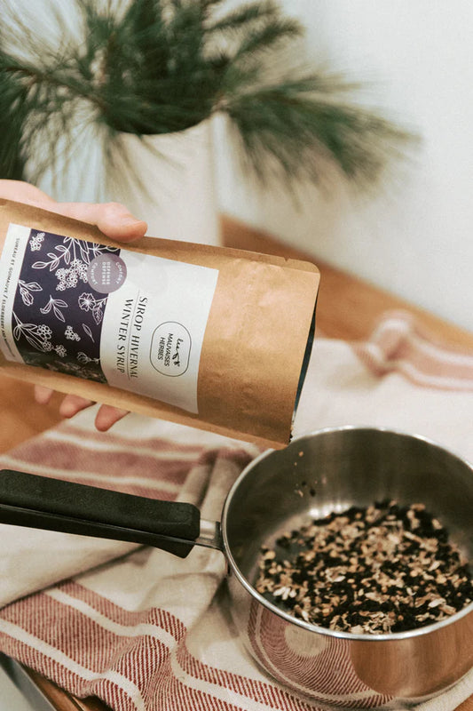 Mélange à sirop hivernal – Sureau et guimauve – LES MAUVAISES HERBES